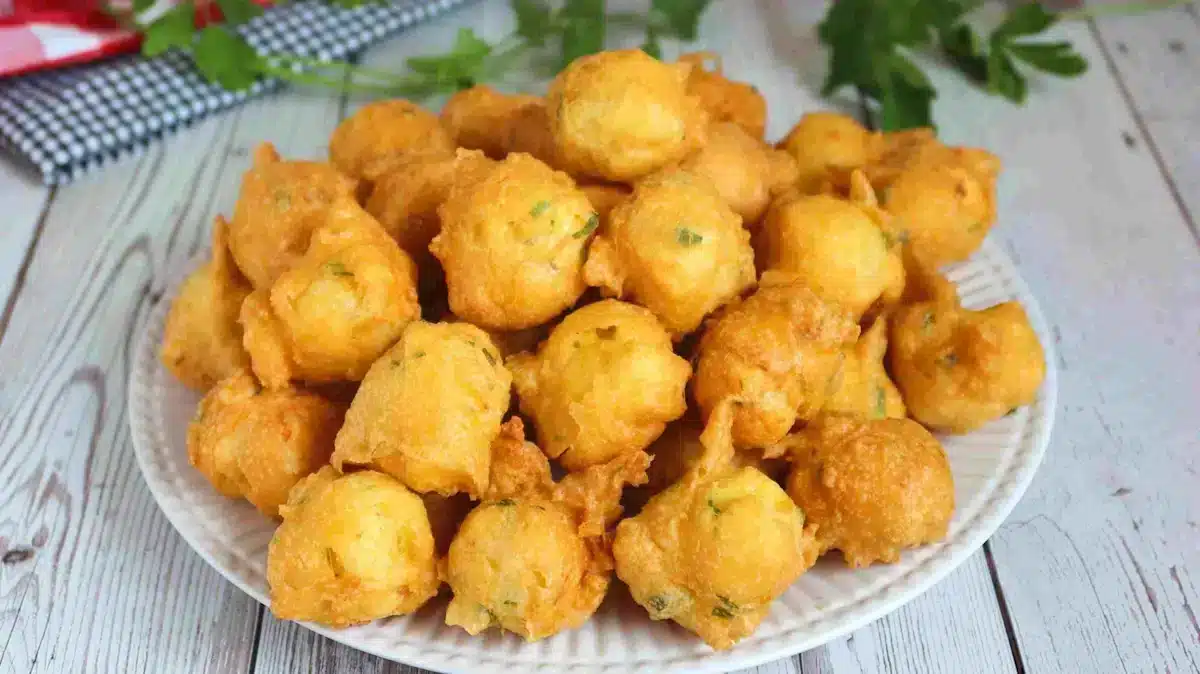 Buñuelos de Bacalao con aceite de oliva virgen extra