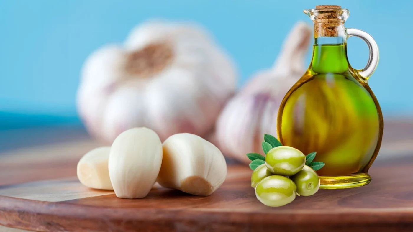 Aceite de oliva virgen extra con infusión de ajo
